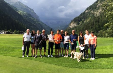 Gara di golf al fresco delle montagne con il Circuito HD